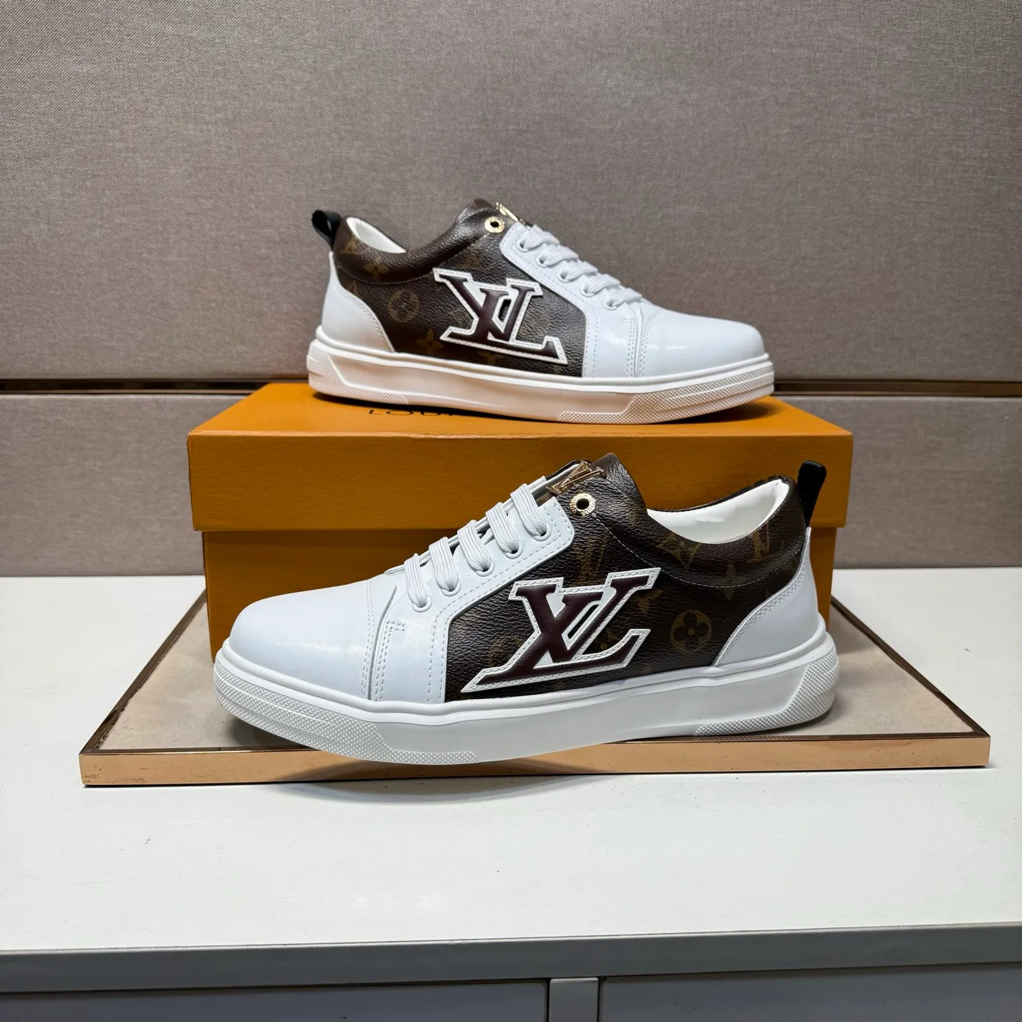 ⬛️Ex-factory price p400 [LV~] Men's casual shoes, 2025z cabinet sales simultaneously 🔶Code number: 38-44#️⃣ 🔷3 colors🔜The upper is made of multi-material splicing ➕Genuine leather lining, comfortable and breathable, sole: original comfortable and wear-resistant outsole, ⚠️real thing📱photographed🎬real thing is better📢📢📢